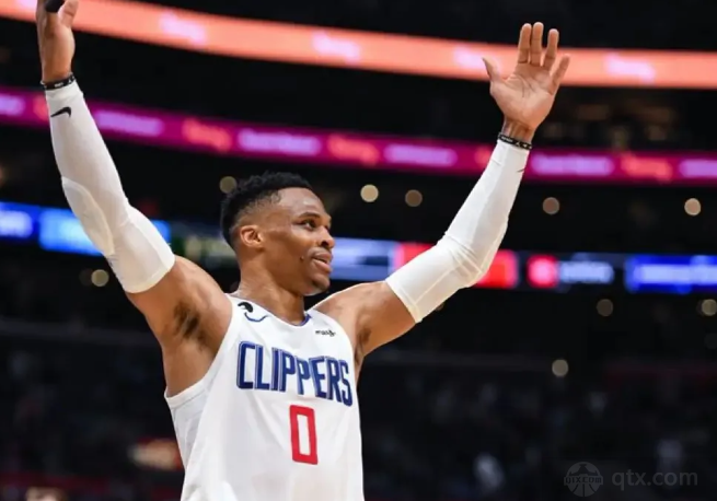 威少创NBA历史最大降薪 上赛季在快船表现出色