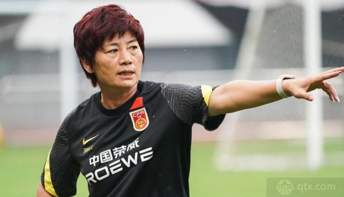 中国女足现任主帅水庆霞