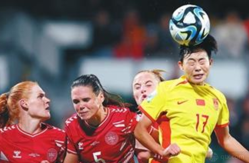 中国女足遗憾不敌丹麦女足