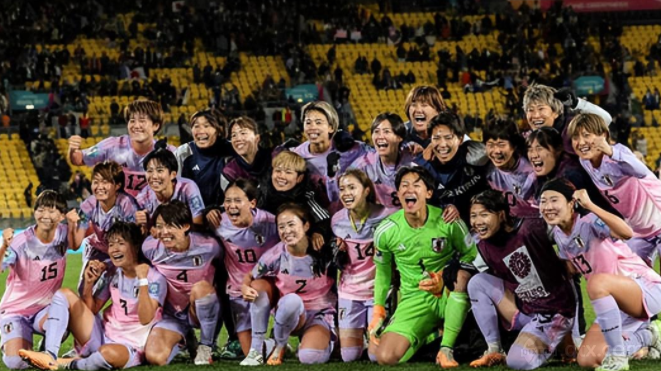 日本女足队员们