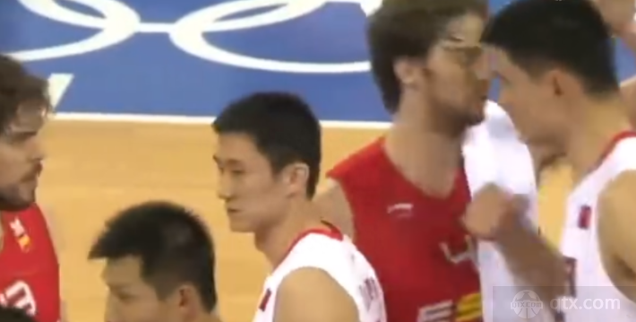 中国男篮惜败西班牙男篮