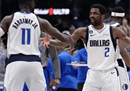 欧文和三个不同的队友在同一场比赛中得到40分，成为NBA历史上第一人。