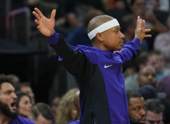 前NBA两届全明星球员以赛亚·托马斯