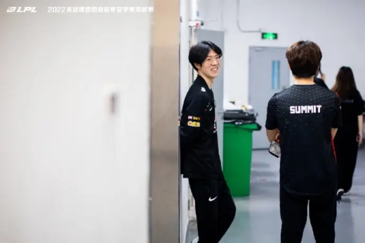 summit和theshy什么关系-summit是the shy的朋友吗